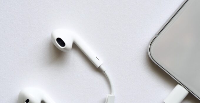 iPhone XR headphones