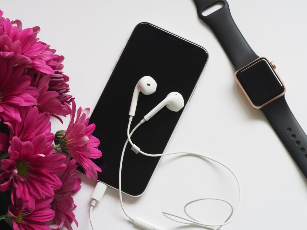 Are earphones or headphones better?