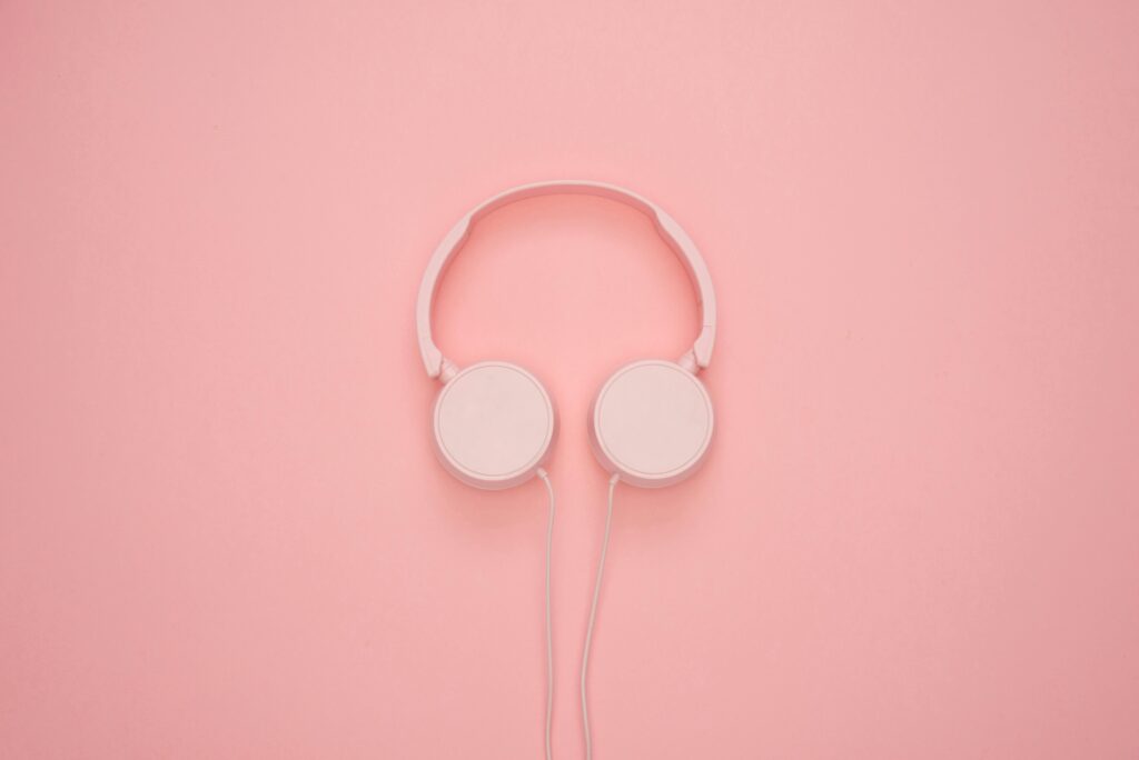 Are earphones or headphones better?