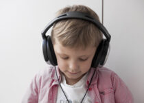 YOUR KIDS’ HEADPHONE USE COULD BE A PROBLEM