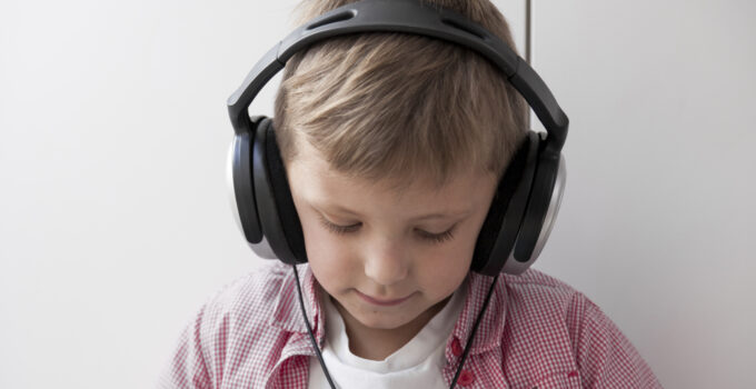 YOUR KIDS’ HEADPHONE USE COULD BE A PROBLEM