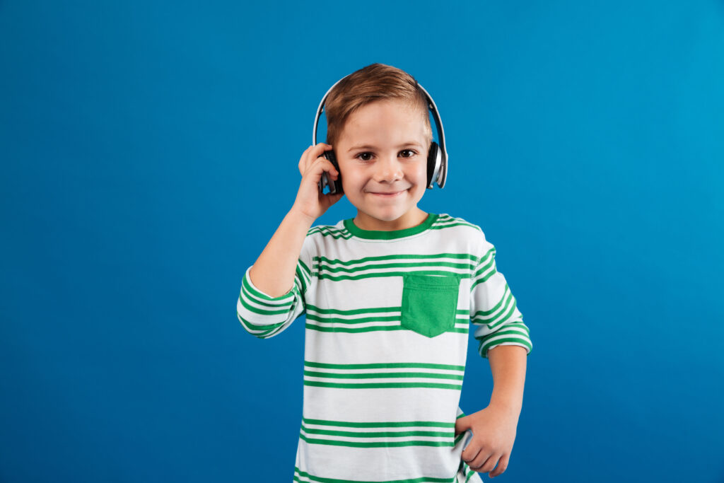 Study warns headphones and earbuds exposing kids to dangerous noise levels