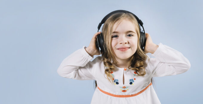 Poll: How parents feel about noise exposure from their child's headphones