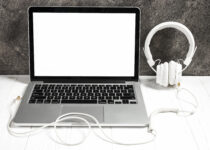 How to connect bose headphones to macbook?