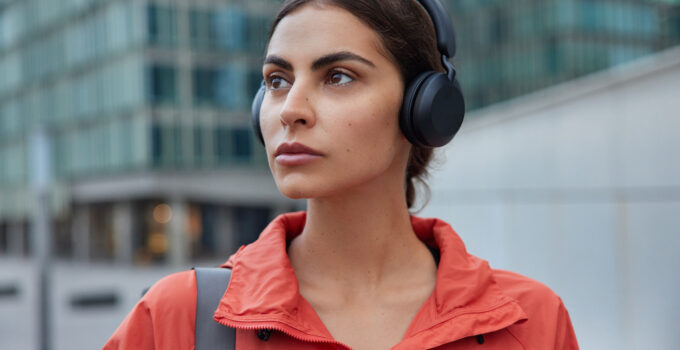 How to pair beats studio wireless headphones?